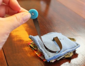 buttonsnake1web.jpg