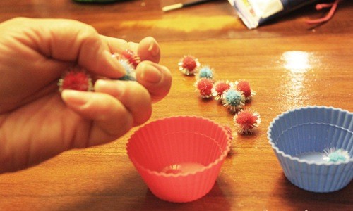 pompomsincups1.jpg pompomsincups1.jpg